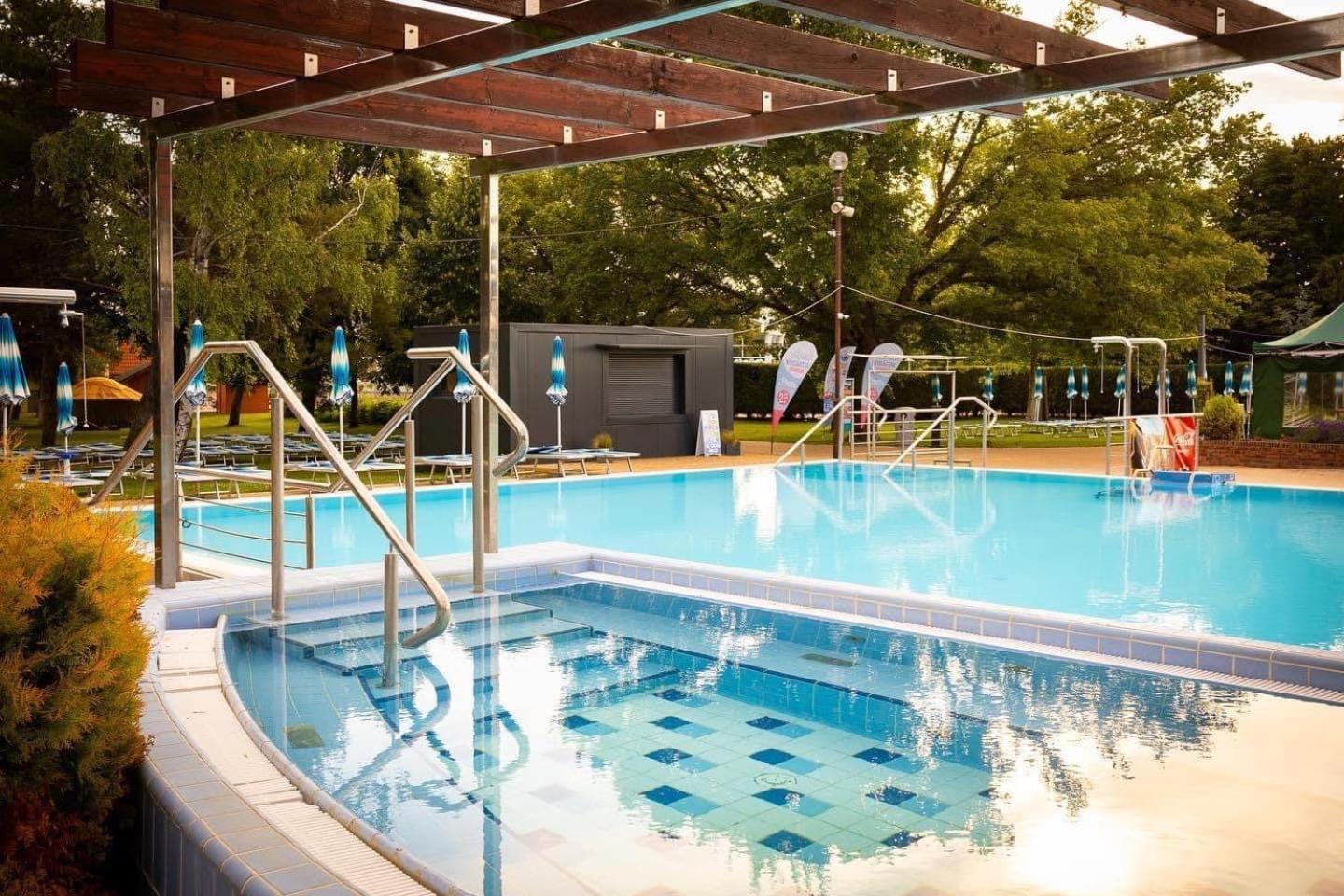 Dunajská Streda Dom Pri Kupalisku Thermalpark Na Malotejedskej מראה חיצוני תמונה